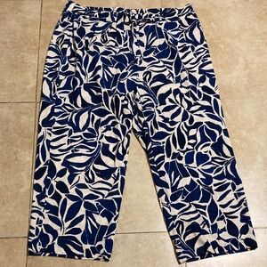 Women’s Navy and cream White Leaf-Print Casual Pants